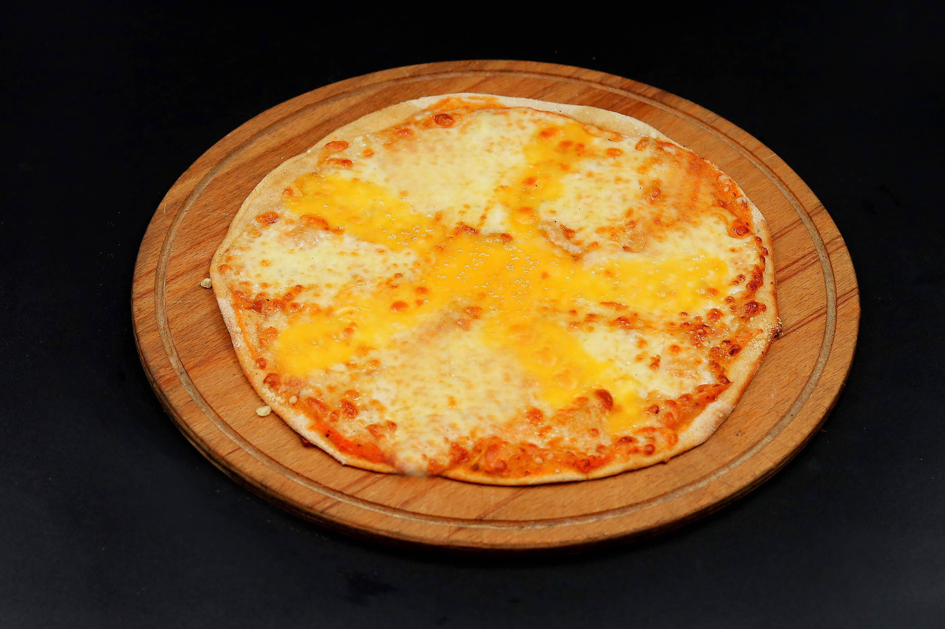 Dört Peynirli Pizza